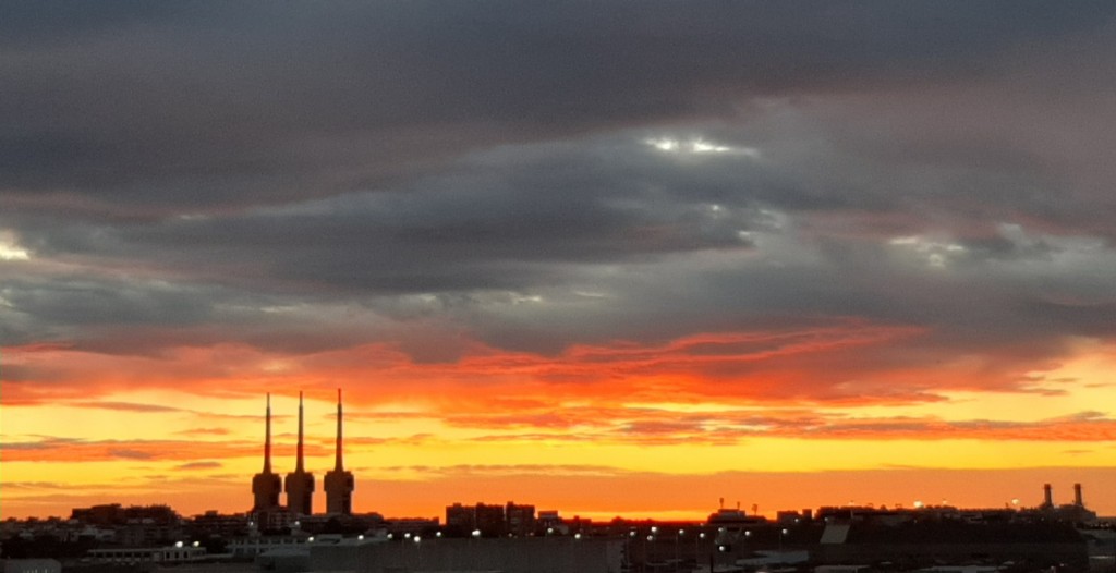 Foto: Amanecer - Sant Adrià de Besòs (Barcelona), España