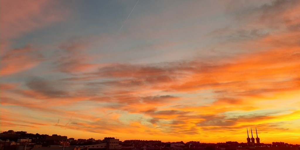 Foto: Amanecer - Sant Adrià de Besòs (Barcelona), España