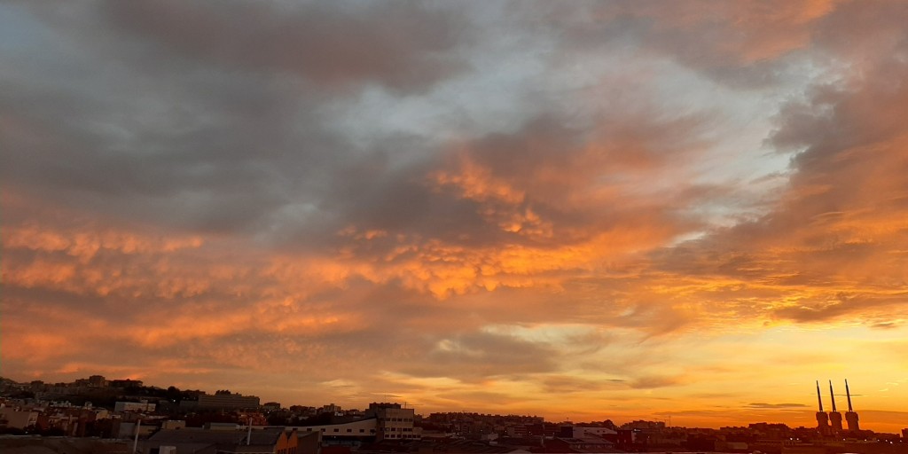 Foto: Amanecer - Sant Adrià de Besòs (Barcelona), España