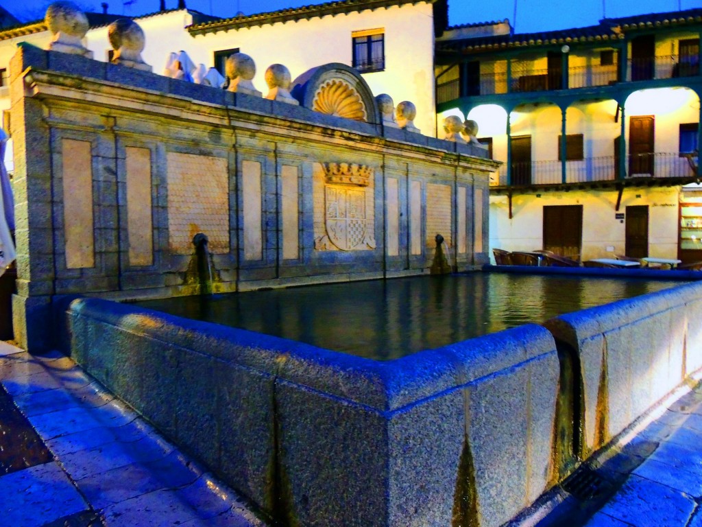 Foto: Fuente de la Plaza Mayor - Chinchón (Madrid), España