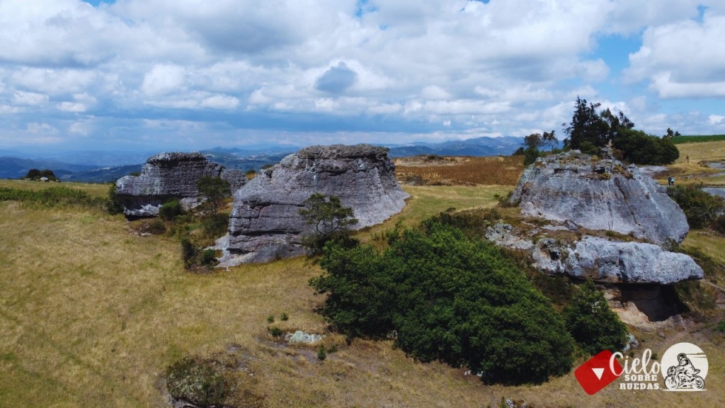 Foto: Monolitos de Hato fiero - Chocontá (Cundinamarca), Colombia