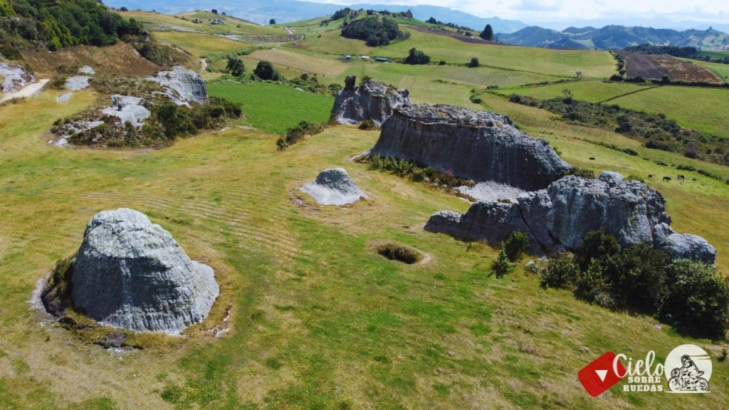 Foto: Monolitos de Hato fiero - Chocontá (Cundinamarca), Colombia