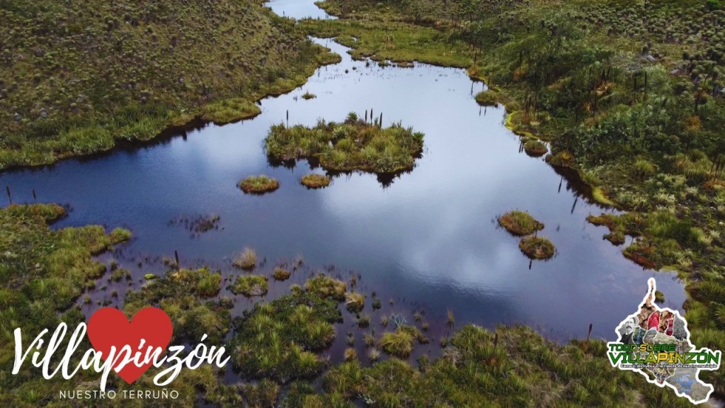 Foto: Laguna del Valle, nacimiento del rio Bogotá de Colombia Villapinzón Cundinamarca desde DRON - Villapinzón Cundinamarca (Cundinamarca), Colombia