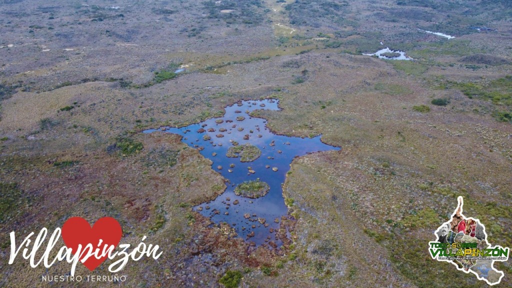 Foto: Laguna del mapa de Colombia Villapinzón Cundinamarca dron - Villapinzón Cundinamarca (Cundinamarca), Colombia