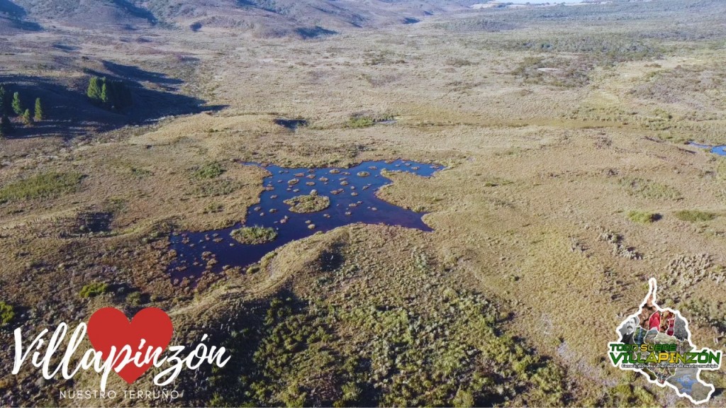 Foto: Laguna del mapa de Colombia Villapinzón Cundinamarca dron - Villapinzón Cundinamarca (Cundinamarca), Colombia