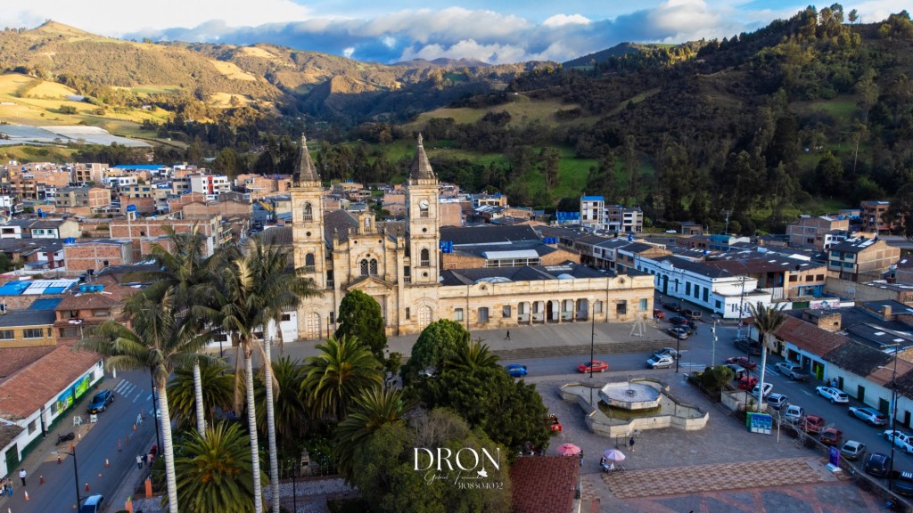 Foto: Viillapinzón centro dron - Viillapinzón (Cundinamarca), Colombia