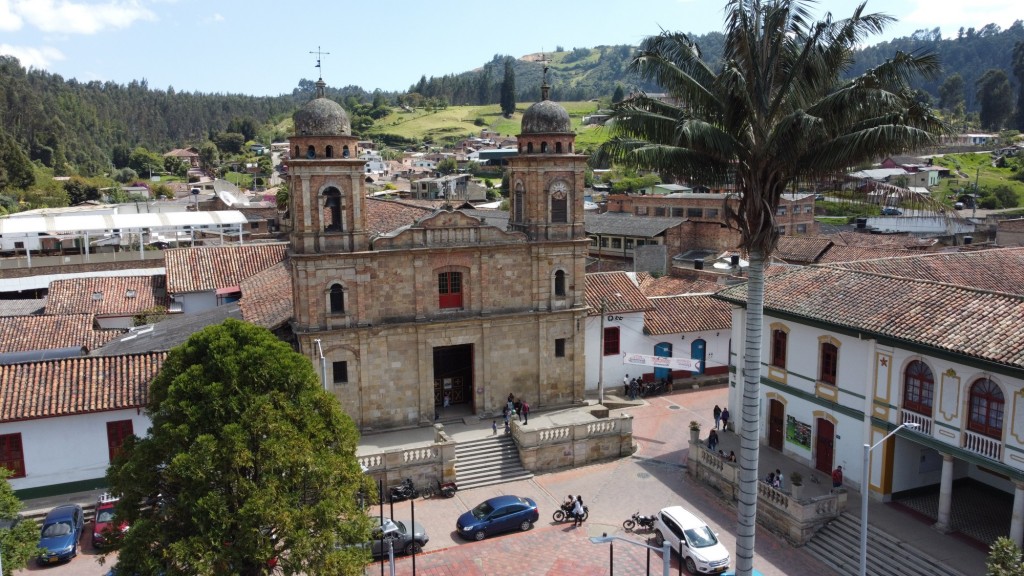 Foto: Nemocón parqué principal - Nemocón (Cundinamarca), Colombia