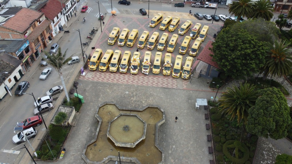 Foto: Viillapinzón Arizona en parque principal - Villapinzón (Cundinamarca), Colombia