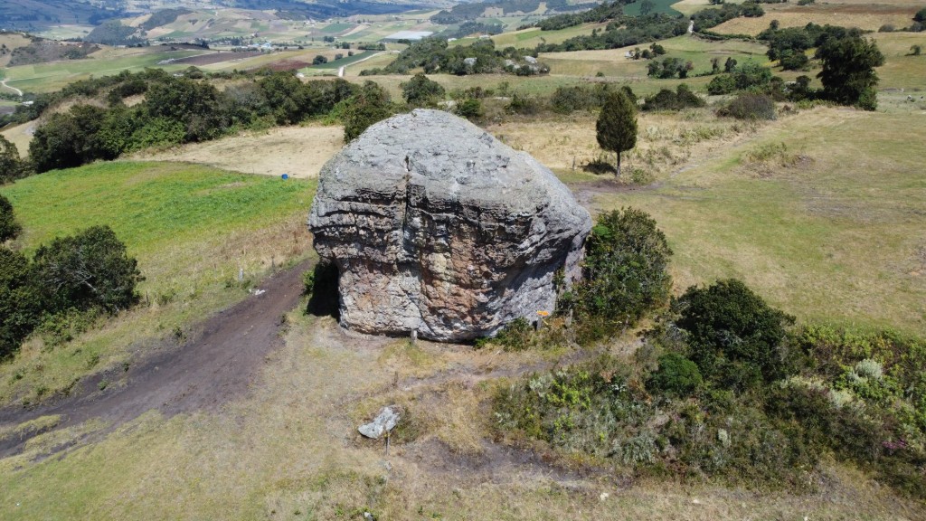 Foto: Monolitos de Hato fiero Chocontá - Chocontá (Cundinamarca), Colombia