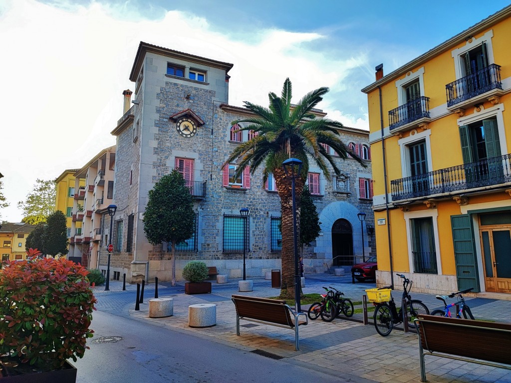 Foto: Plaça Damià Mateu - Llinars del Vallès (Barcelona), España
