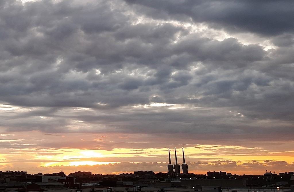 Foto: Amanecer - Sant Adrià de Besós (Barcelona), España