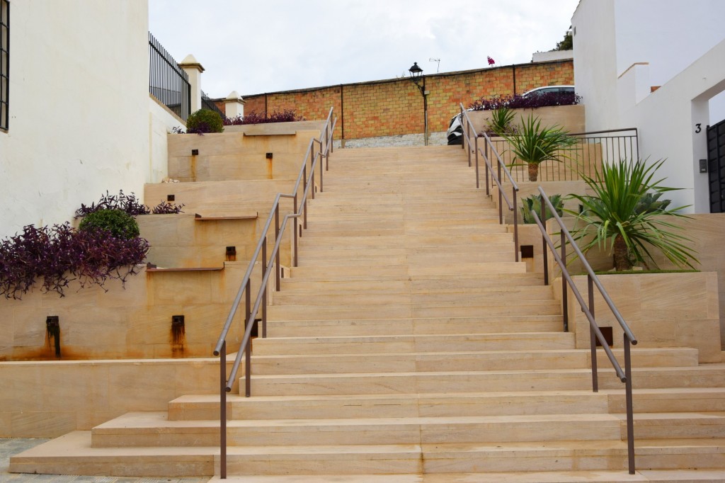 Foto: Escaleras a Calle San Pablo - Aznalcázar (Sevilla), España