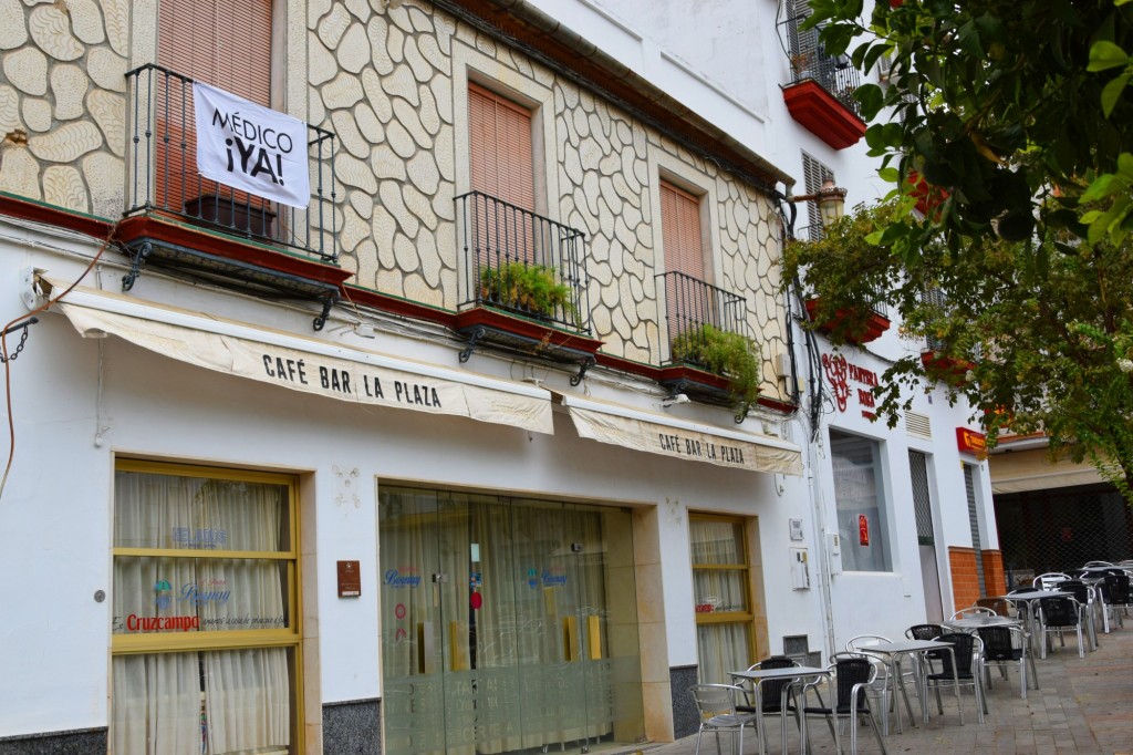 Foto: Café Bar Plaza - Sanlucar la Mayor (Sevilla), España