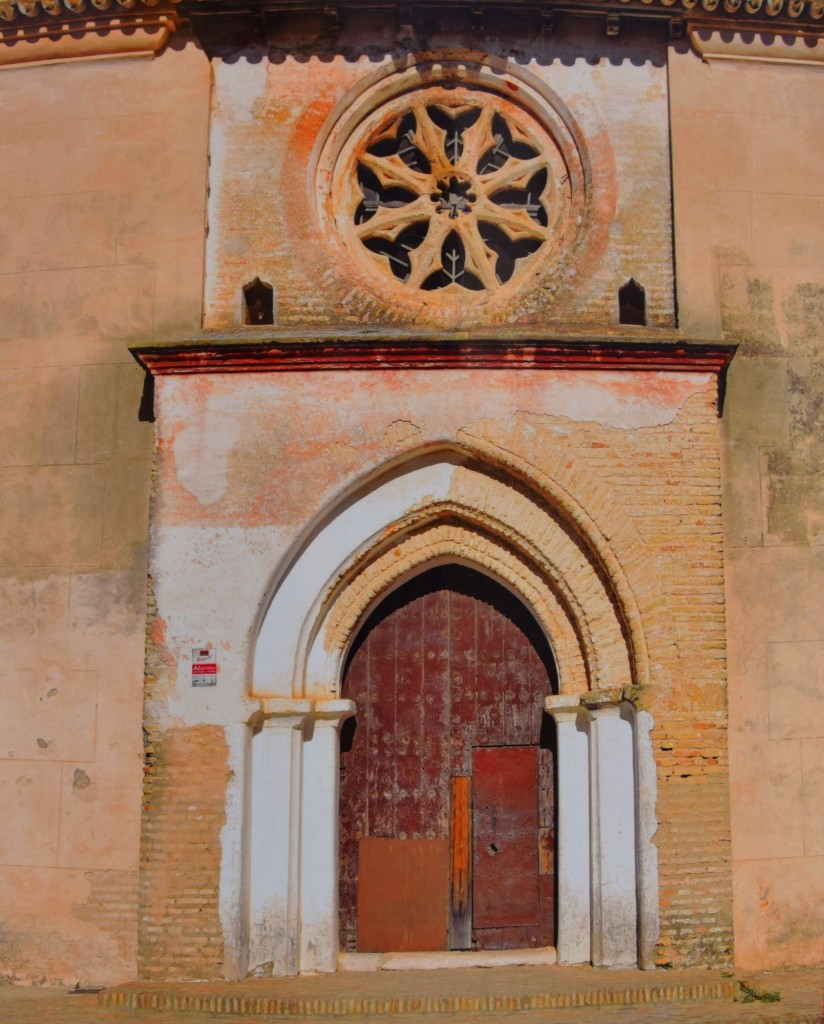 Foto: Puerta de la Iglesia de San Pedro - Sanlucar la Mayor (Sevilla), España