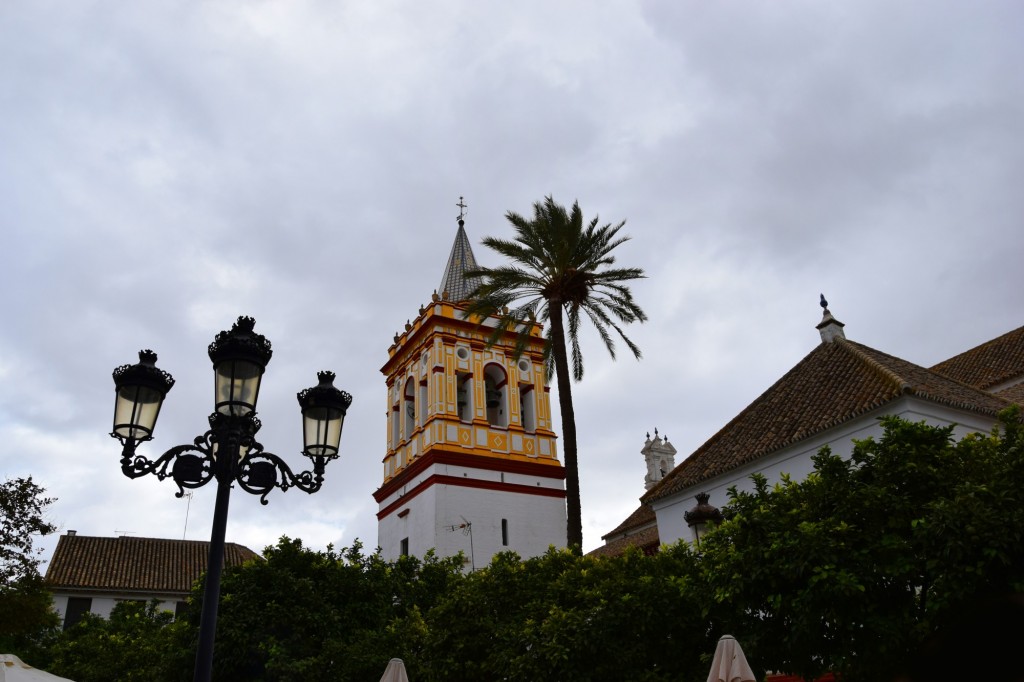 Foto: La luminaria y el campanario - Sanlucar la Mayor (Sevilla), España