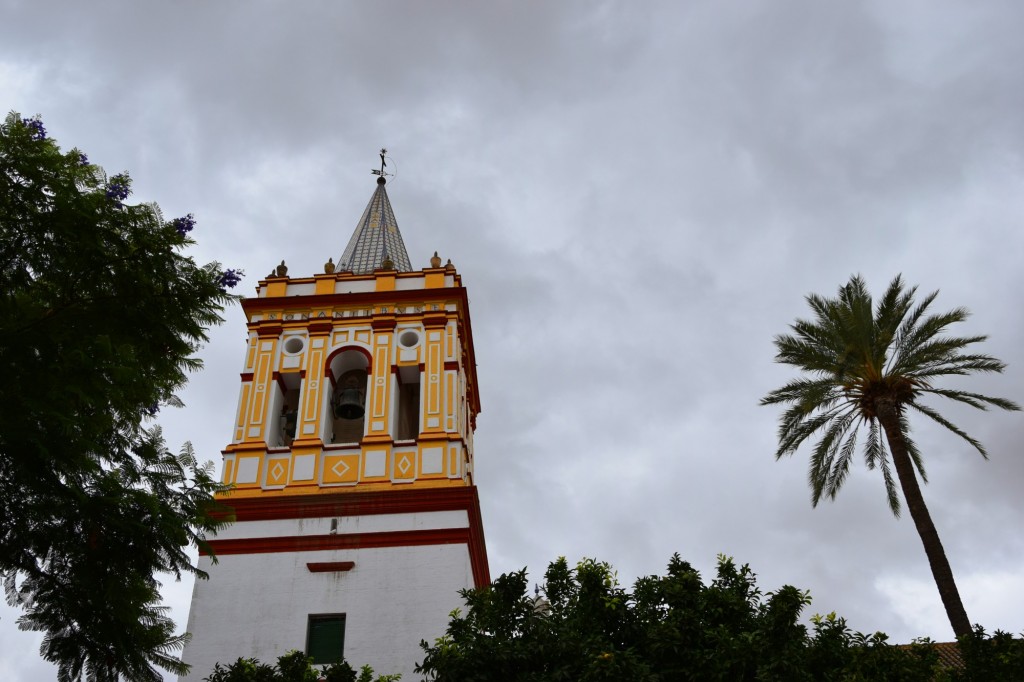 Foto: Capitel con forma piramidal - Sanlucar la Mayor (Sevilla), España