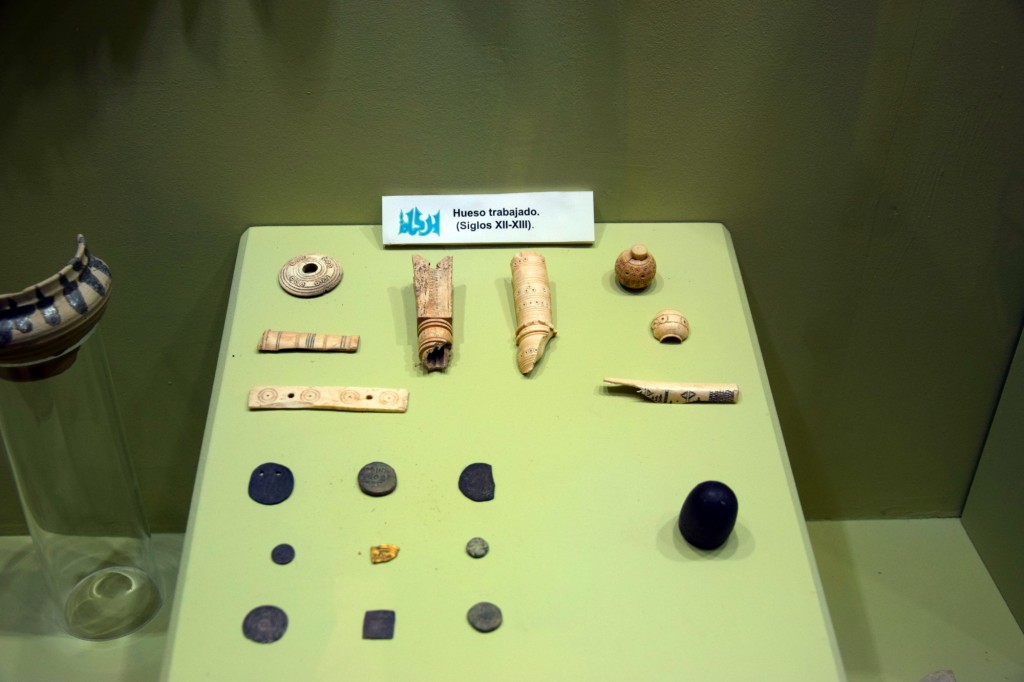 Foto: Hueso trabajado - Carmona (Sevilla), España