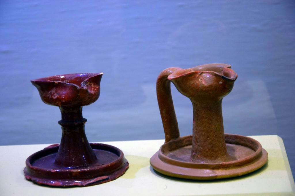 Foto: Candil de cazoleta con pié alto - Carmona (Sevilla), España