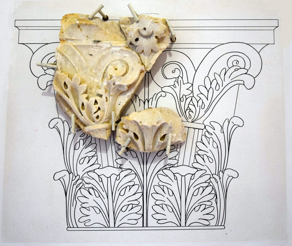 Foto: Capitel de pilastra estilo corintio S.I-II d.C - Carmona (Sevilla), España