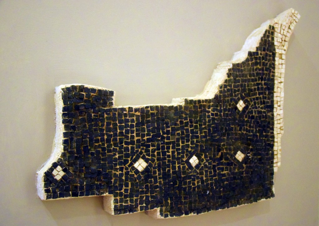 Foto: Mosaico geométrico S.II d.C - Carmona (Sevilla), España