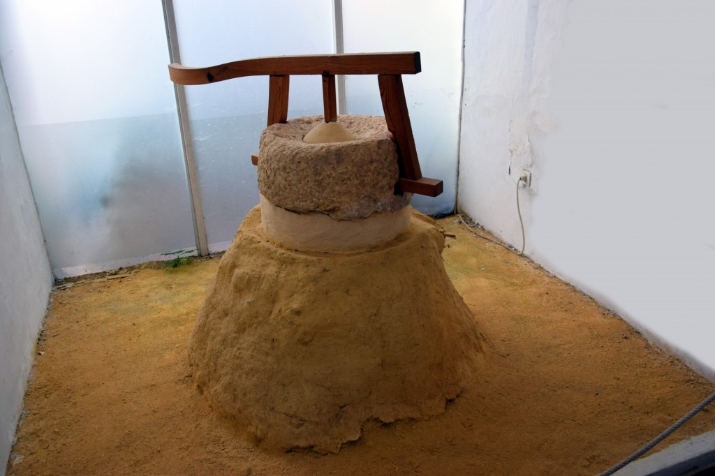 Foto: Molino de cereal, época tartesa - Carmona (Sevilla), España