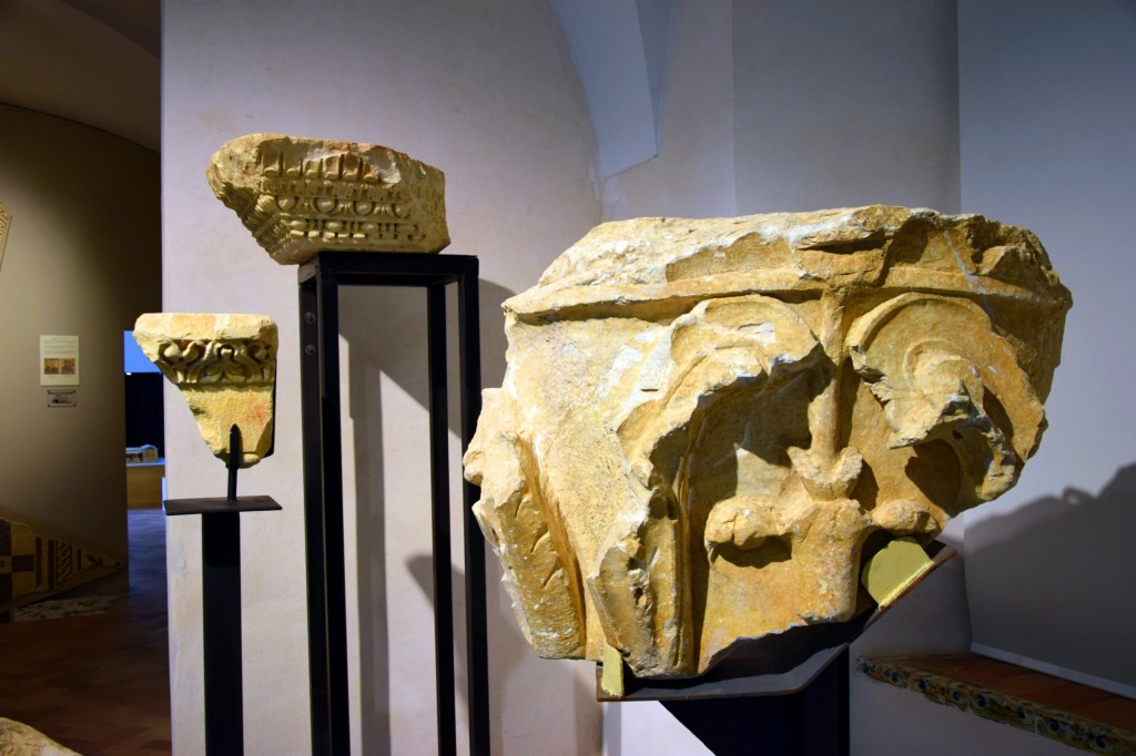 Foto: Capitel corintio en marmol, S. I d.C - Carmona (Sevilla), España