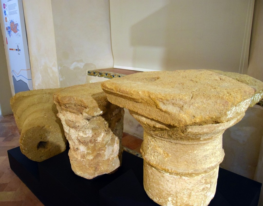 Foto: Capiteles de columnas en piedra alcoriza S.I-II d.C - Carmona (Sevilla), España