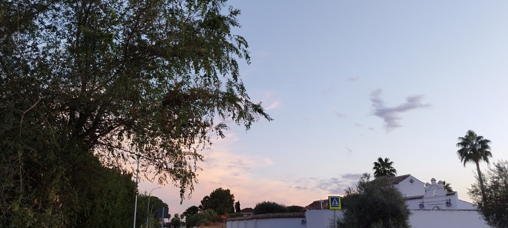 Foto: Curiosas nubes - Espartinas (Sevilla), España