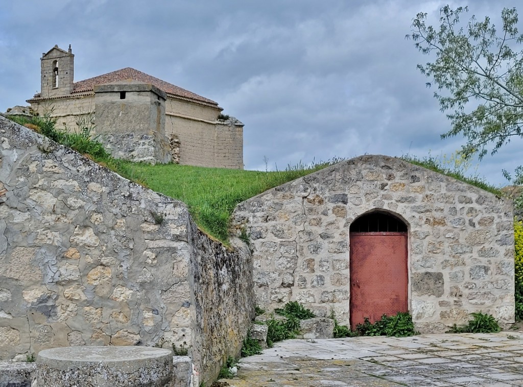 Foto: Bodegas - Ampudia (Palencia), España