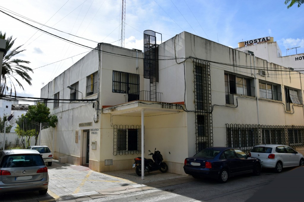 Foto: Biblioteca pública, sala de estudios - Los Palacios y Villafranca (Sevilla), España