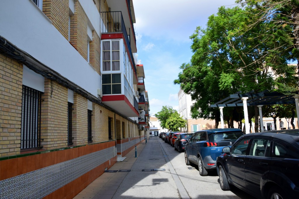 Foto: Viviendas de la Plaza Andalucía - Los Palacios y Villafranca (Sevilla), España
