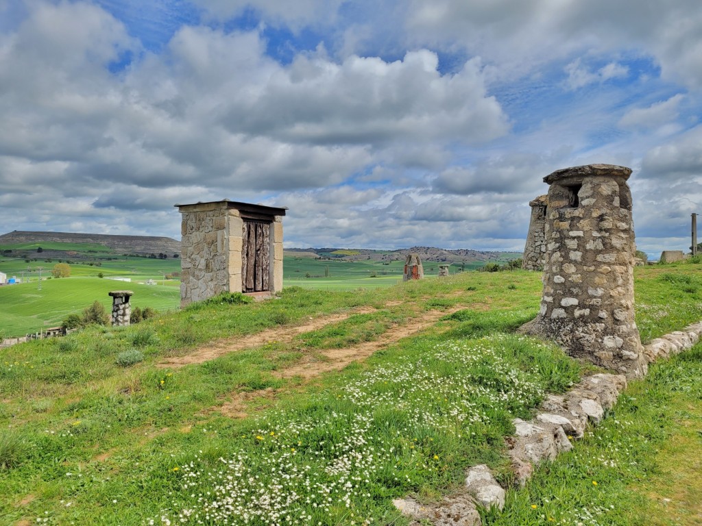 Foto: Bodegas - Baltanás (Palencia), España