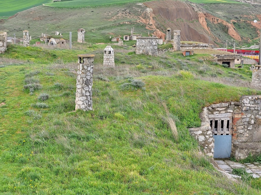 Foto: Bodegas - Baltanás (Palencia), España