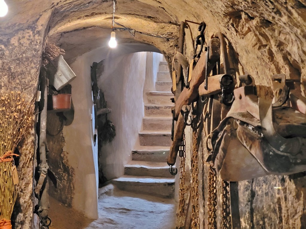 Foto: Bodegas - Baltanás (Palencia), España