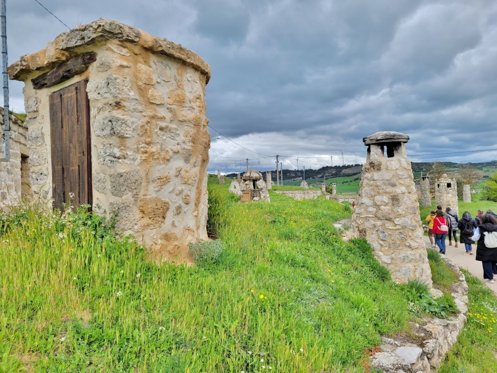Foto: Bodegas - Baltanás (Palencia), España