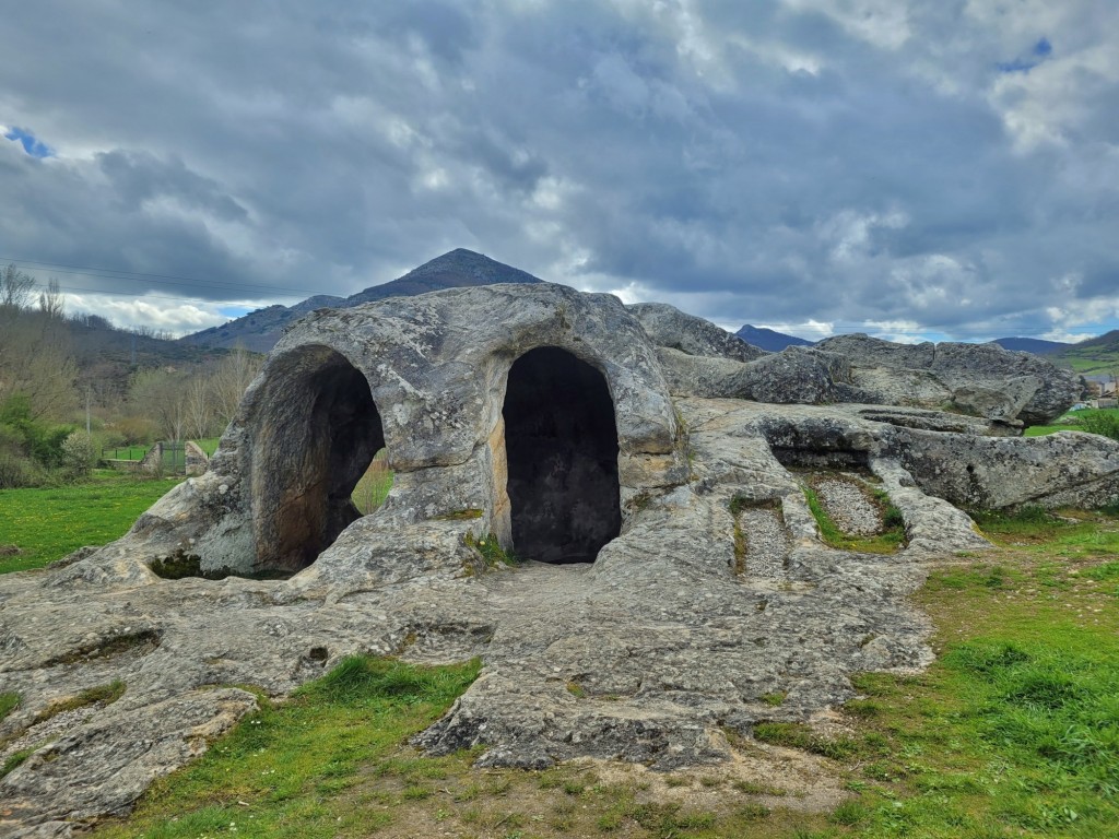 Foto: Eremitorio de San Vicente - Cervera de Pisuerga (Palencia), España