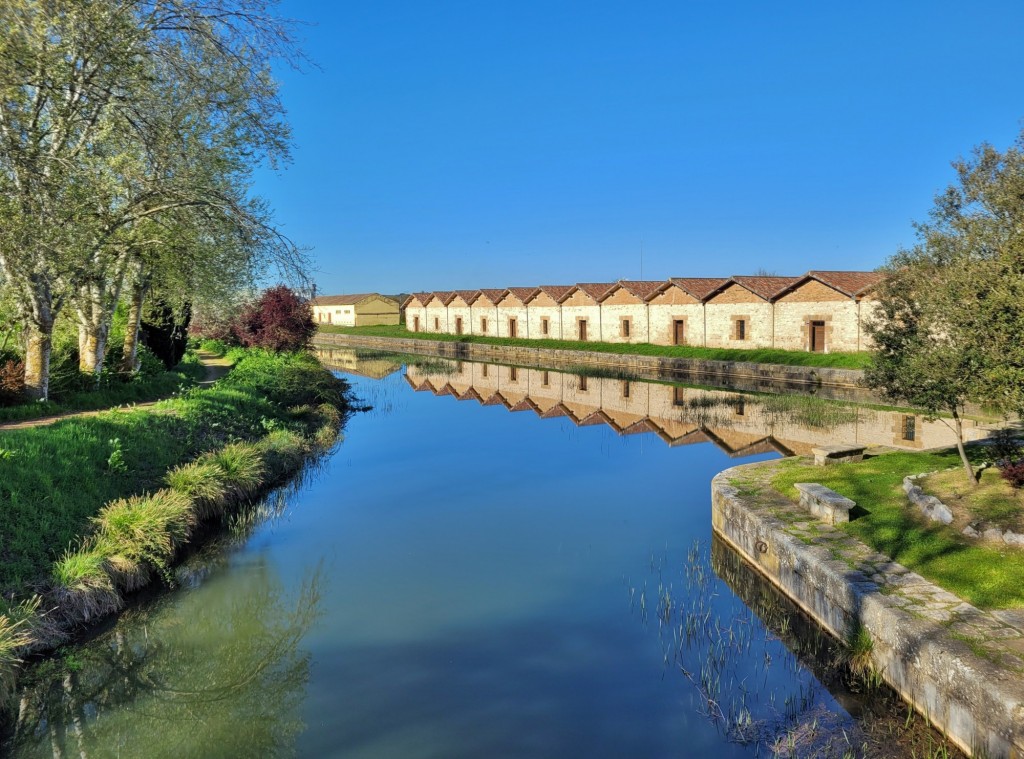 Foto: Canal de Castilla - Alar del Rey (Palencia), España