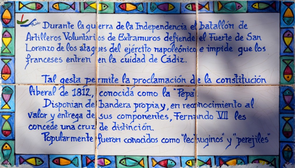 Foto: Cerámica expuesta en Voluntarios de Extramuros - Cádiz (Andalucía), España