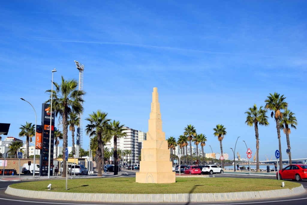 Foto: Escultura Alegórica al Faro de Gades - Cádiz (Andalucía), España
