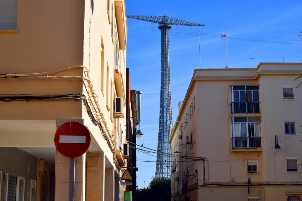Foto: Asomando por la Calle Real - Cádiz (Andalucía), España