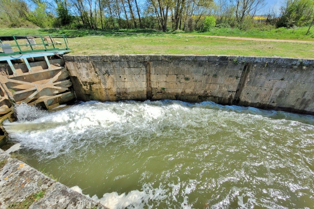 Foto: Canal de Castilla - Herrera de Pisuerga (Palencia), España