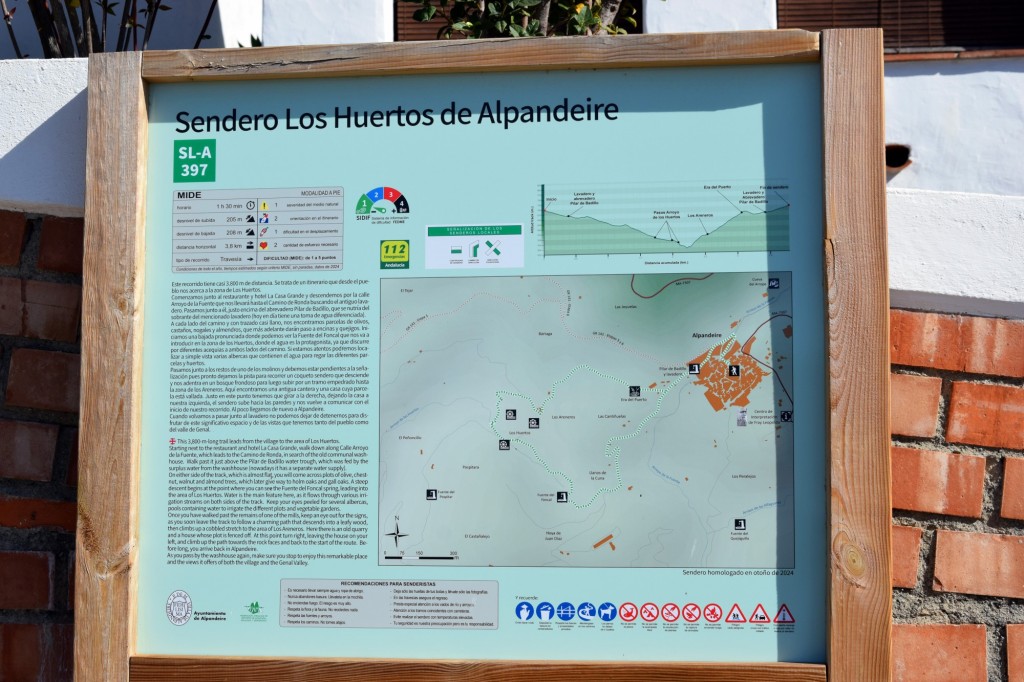 Foto: Información del Sendero de los huertos - Alpandeire (Málaga), España