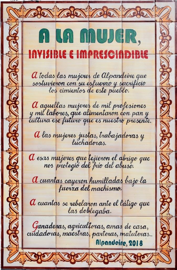 Foto: Dedicado a la mujer - Alpandeire (Málaga), España