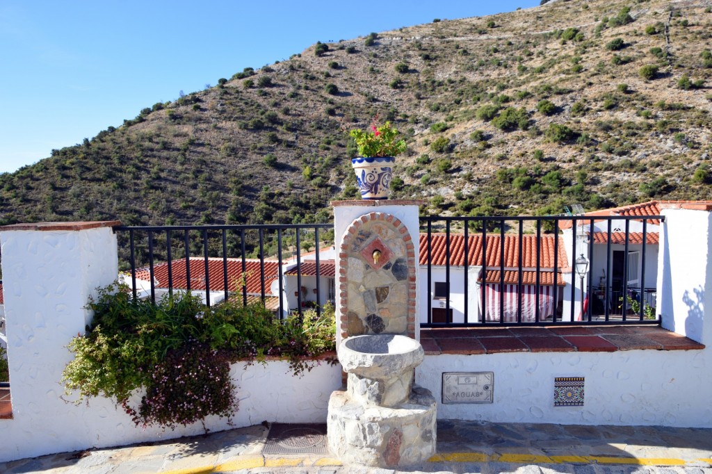 Foto: Fuente y mirador - Alpandeire (Málaga), España
