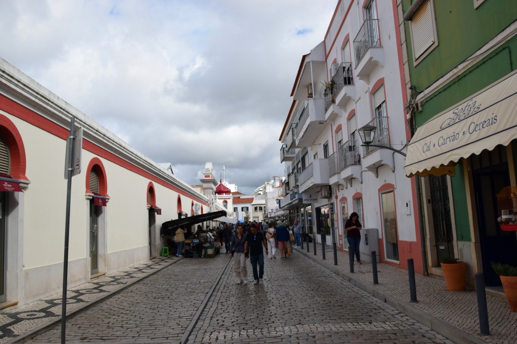 Foto: Rúa Ataide de Oliveira - Loulé (Faro), Portugal