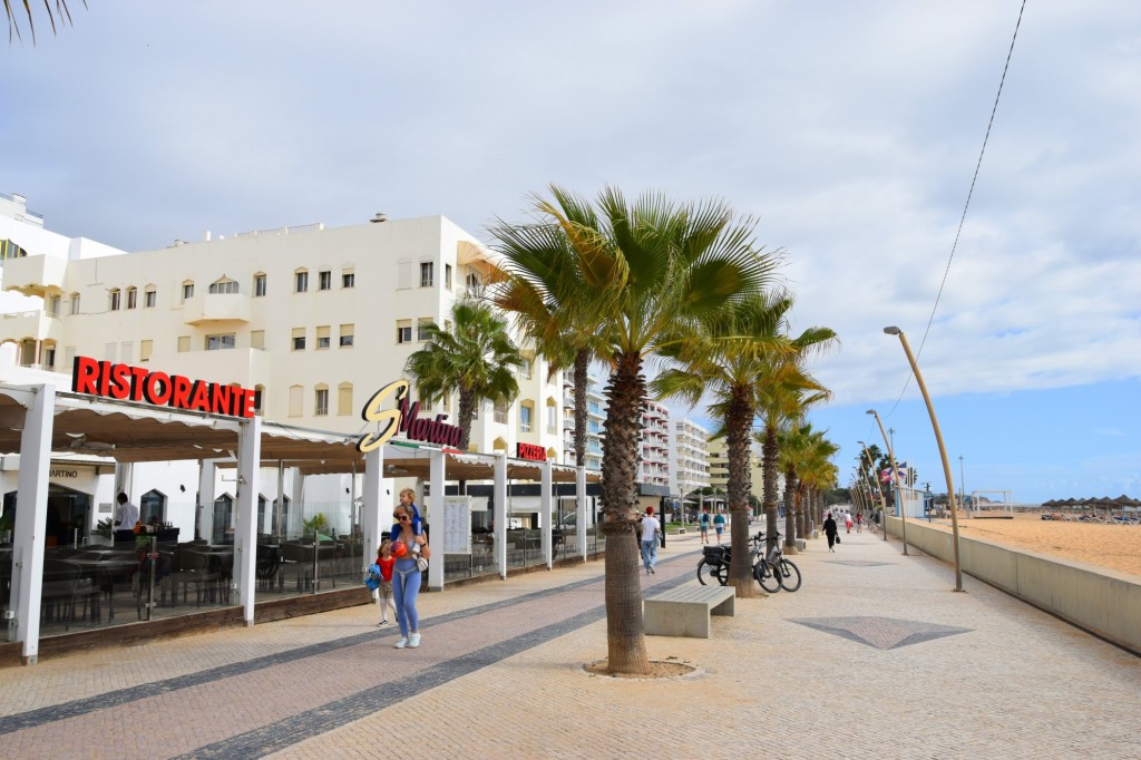 Foto: Martino - Quarteira (Faro), Portugal