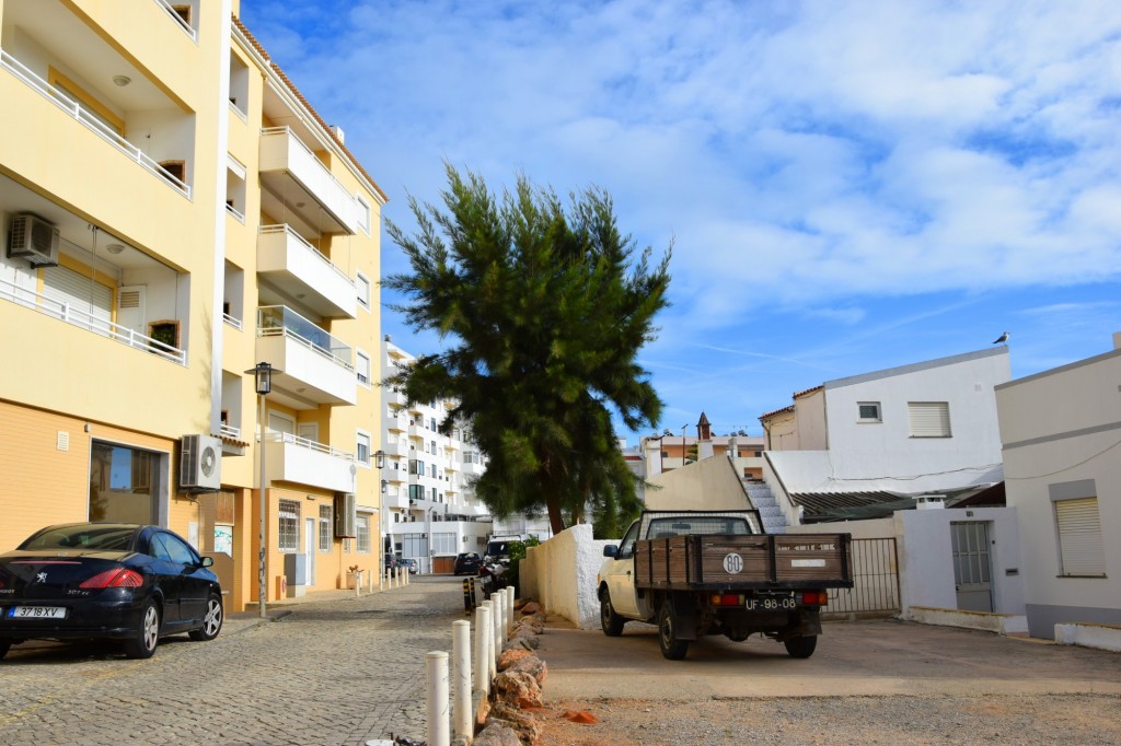 Foto: Rua Gil Eanes - Quarteira (Faro), Portugal