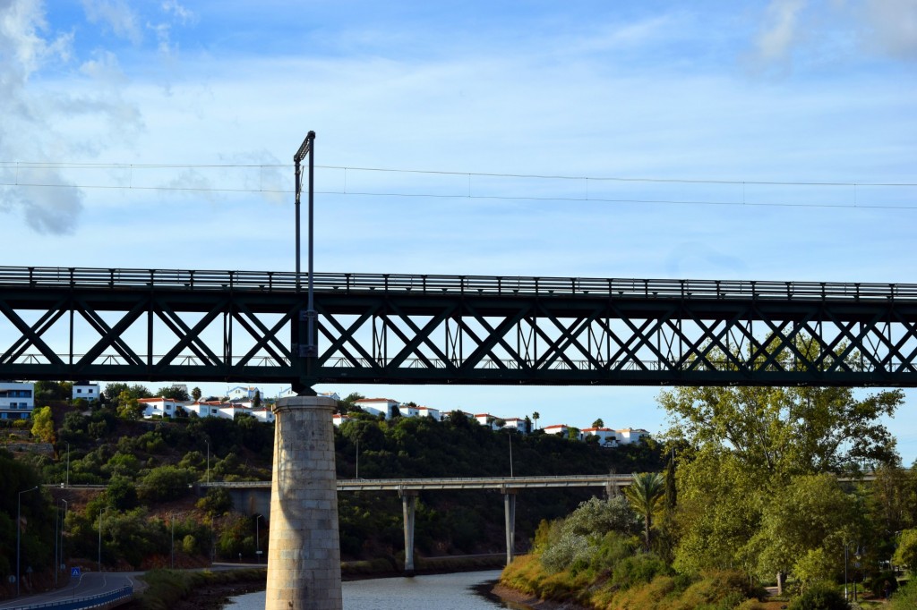 Foto: Ponte Ferroviária de Santa María y Ponte Amora - Tavira (Faro), Portugal