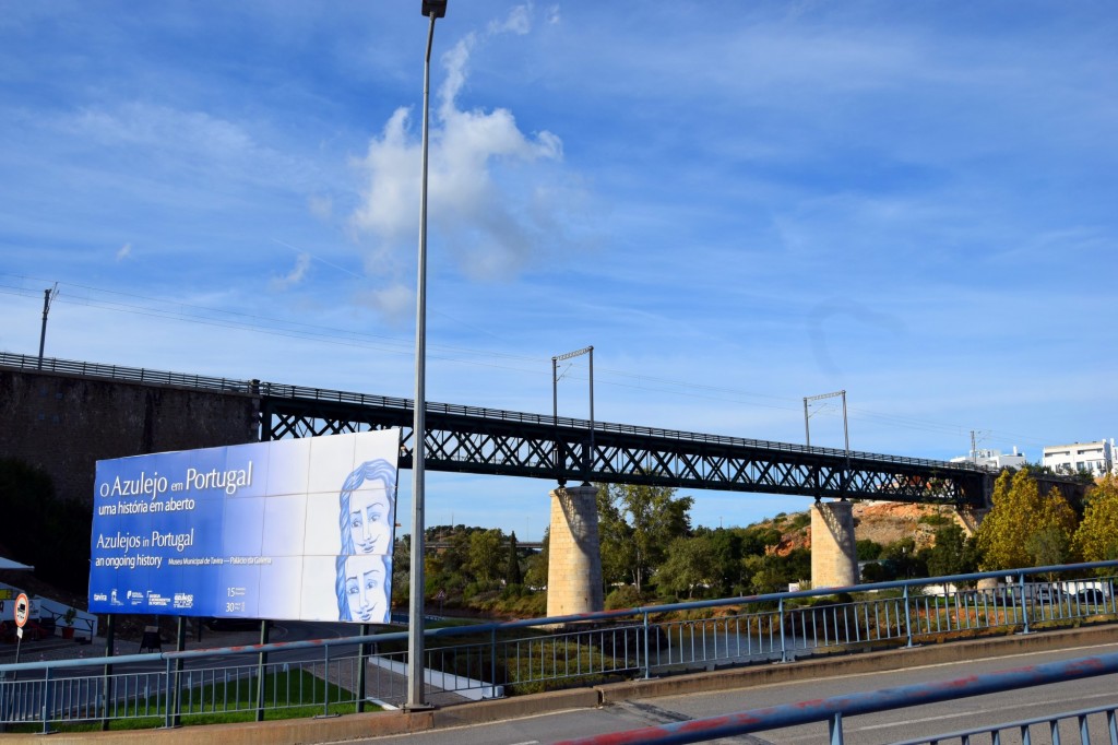Foto: Puente Ferroviario desde el Puente Santiago - Tavira (Faro), Portugal