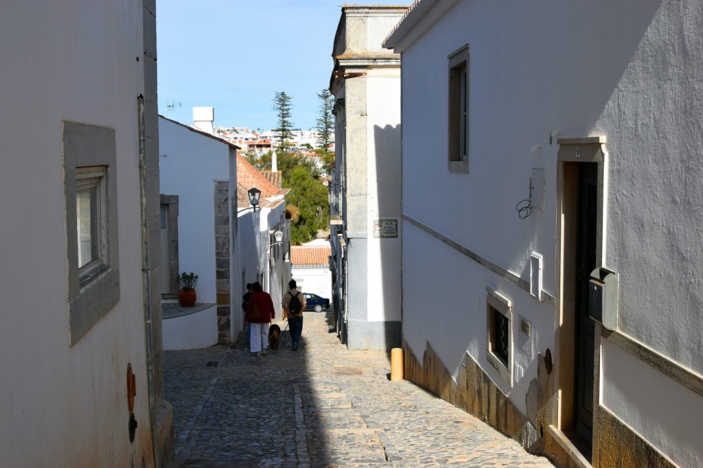 Foto: Calçada do Galería - Tavira (Faro), Portugal